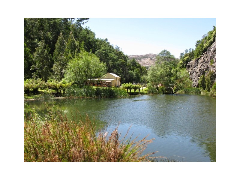9  Penghana Road, Queenstown TAS 7467