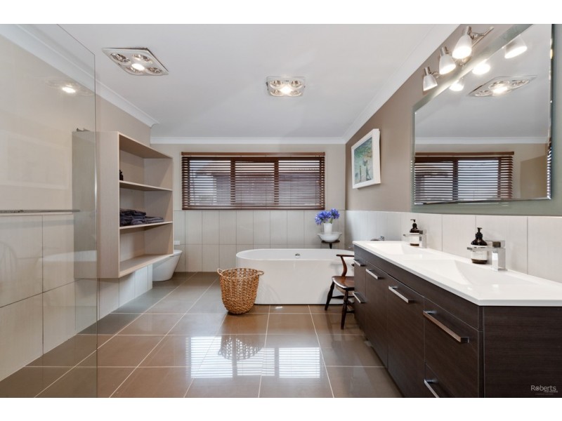 6 Harvey Street, Strahan TAS 7468