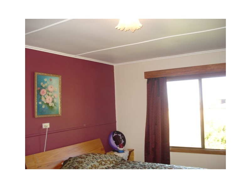 Bertram Street, Naracoopa, King Island TAS 7256