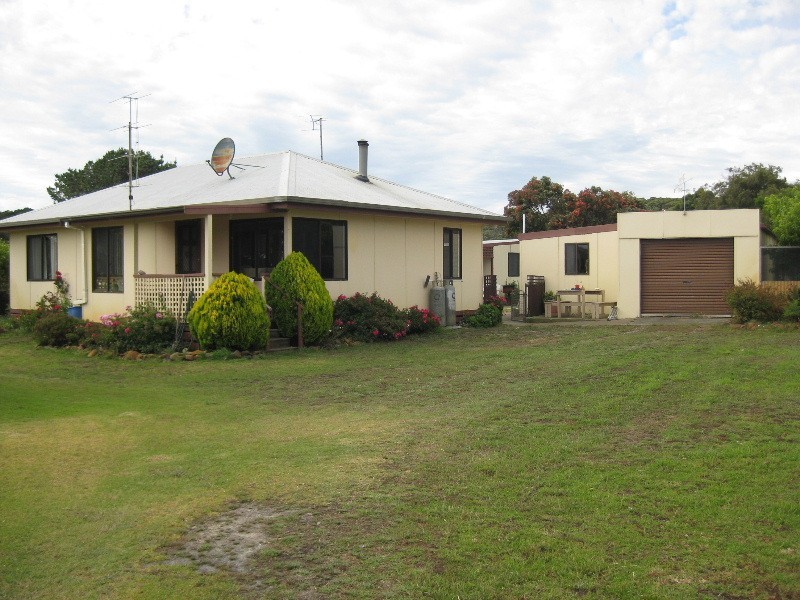 Bertram Street, Naracoopa, King Island TAS 7256