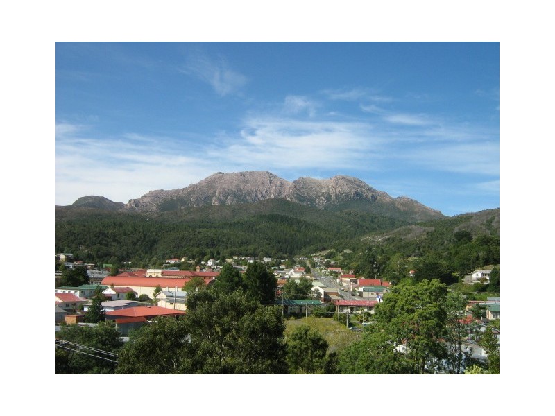 34 Esplanade, Queenstown TAS 7467