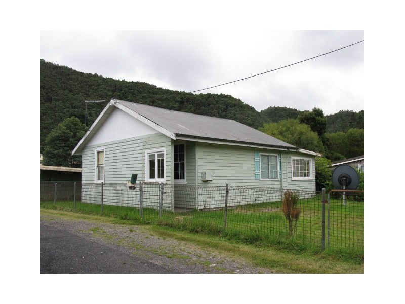 6 Robertson Street, Queenstown TAS 7467