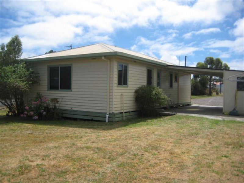 9 Innes Street, Strahan TAS 7468