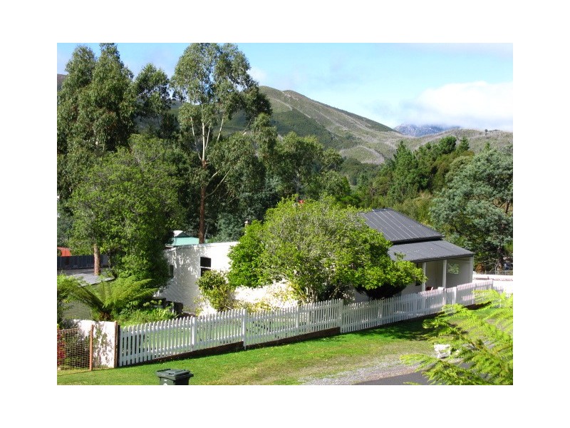 33 Urqhart Street, Queenstown TAS 7467