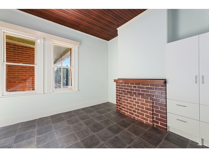 2/21 Jones Street, Burnie TAS 7320