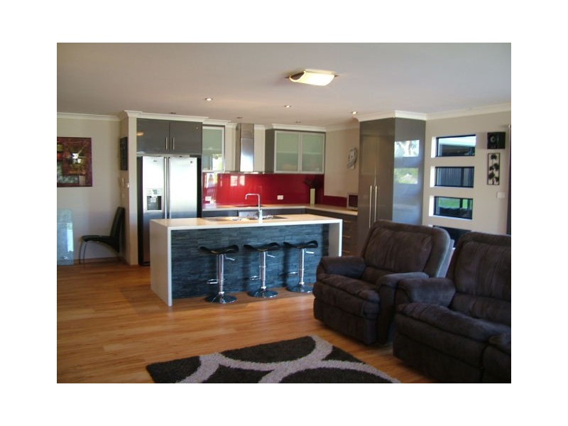 5  Simpson Street, Somerset TAS 7322