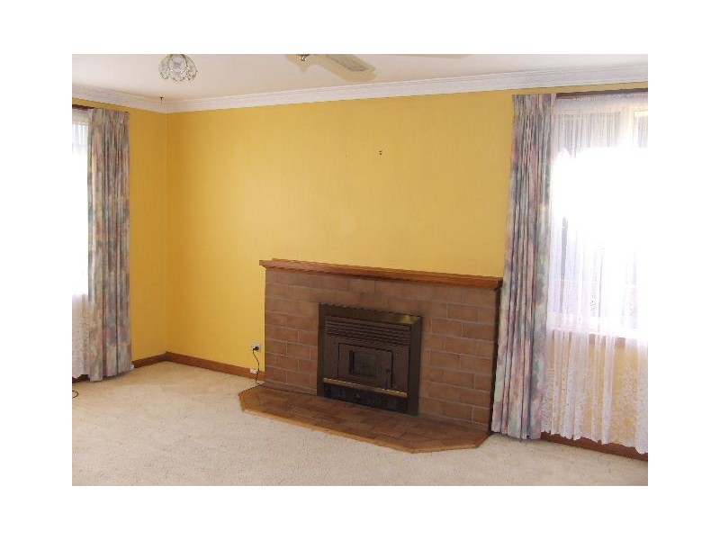 27 Woodward Avenue, Burnie TAS 7320