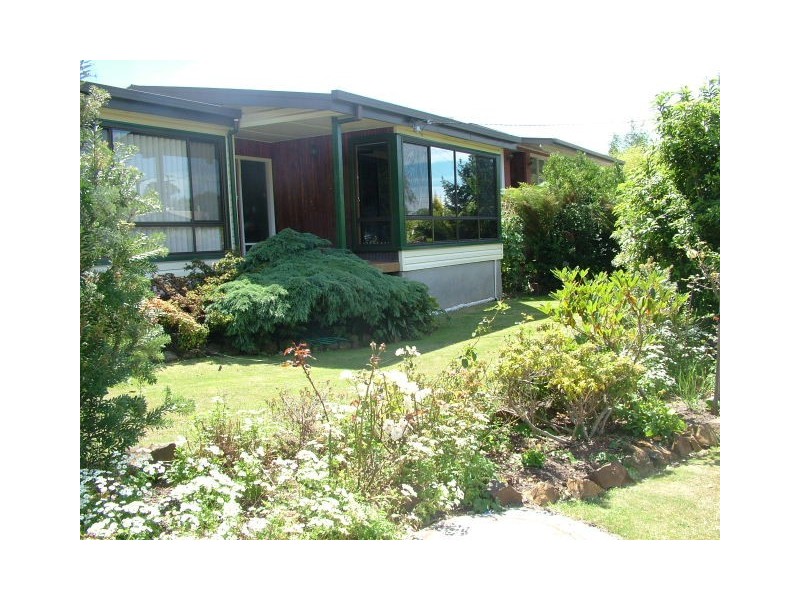 8  West Park Grove, Burnie TAS 7320