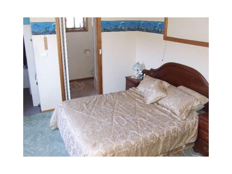 8 Reeve Street, Somerset TAS 7322