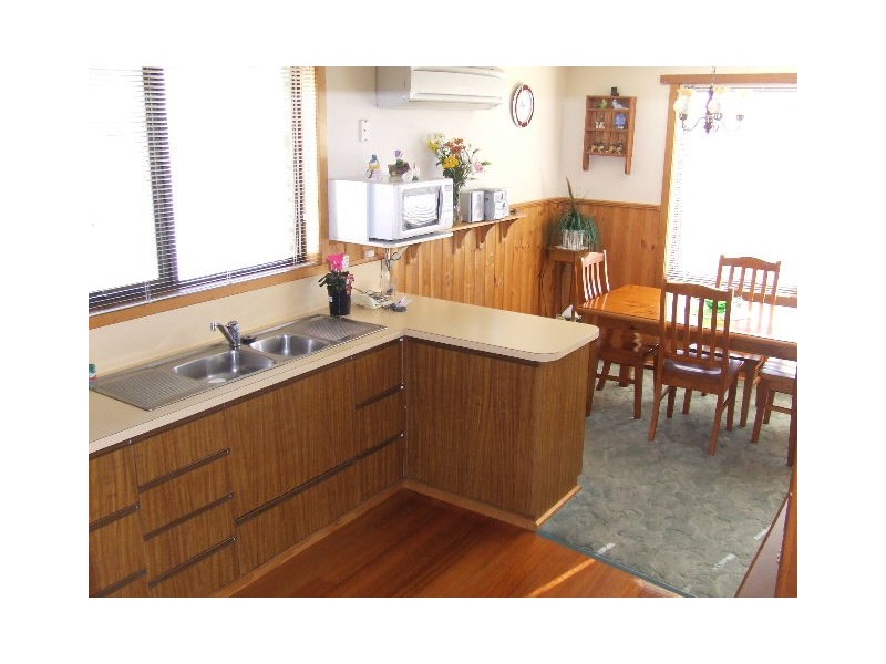 8 Reeve Street, Somerset TAS 7322