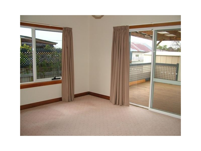 28 Falmouth Street, Somerset TAS 7322