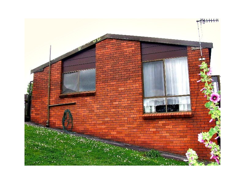 3/2 Euroka Court, Burnie TAS 7320