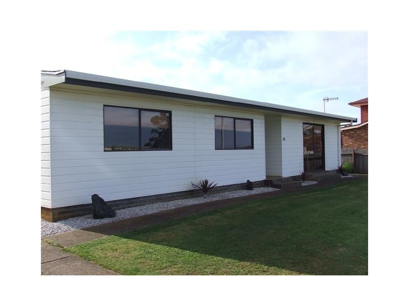 28 Pineleigh Street, Penguin TAS 7316