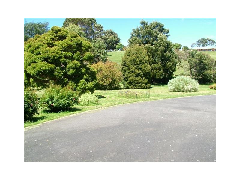 16 Edward Street, Somerset TAS 7322