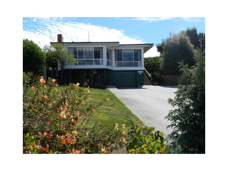 12 McPhee Street, Burnie TAS 7320