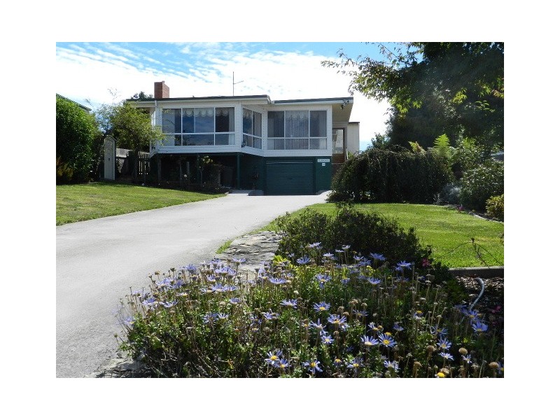 12 McPhee Street, Burnie TAS 7320