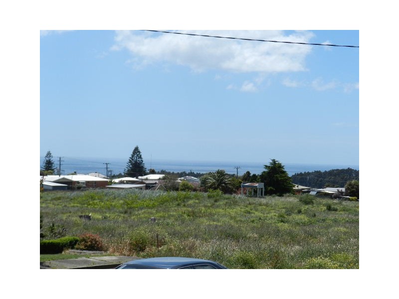 2 Pease Street, Burnie TAS 7320