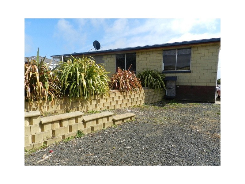 2 Pease Street, Burnie TAS 7320