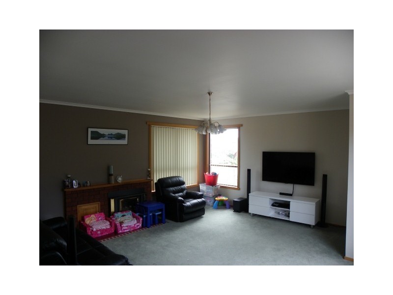 2 Hambledon Avenue, Burnie TAS 7320