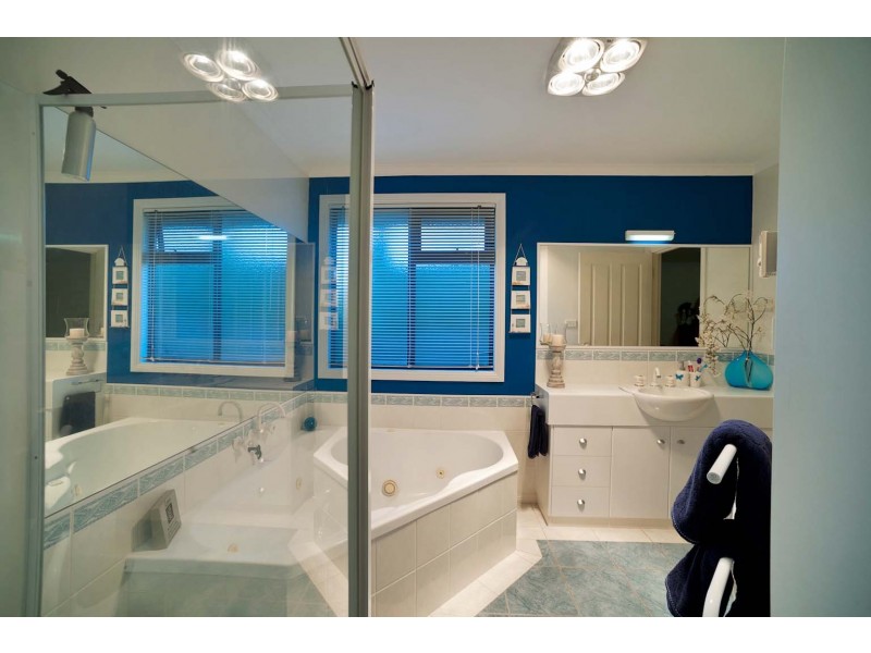 34 Panorama Crescent, Cooee TAS 7320