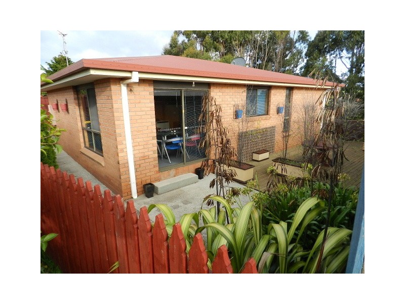 2/1 Acacia Drive, Burnie TAS 7320