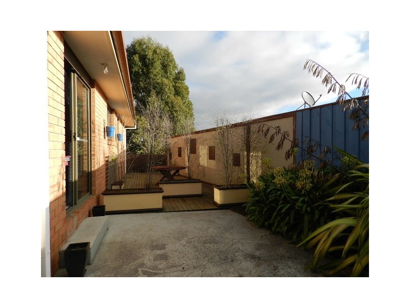 2/1 Acacia Drive, Burnie TAS 7320
