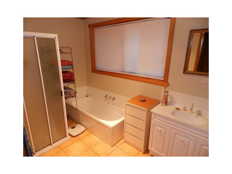 2/1 Acacia Drive, Burnie TAS 7320