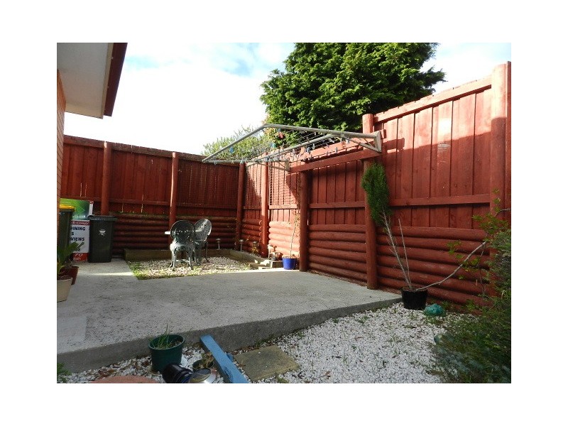 2/1 Acacia Drive, Burnie TAS 7320