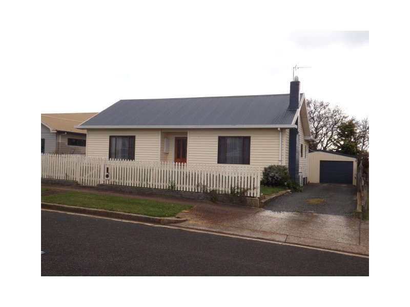 8 Verelle Street, Hillcrest TAS 7320