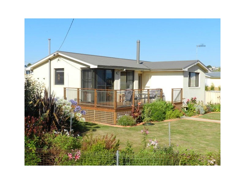 2 Ronald Crescent, Somerset TAS 7322