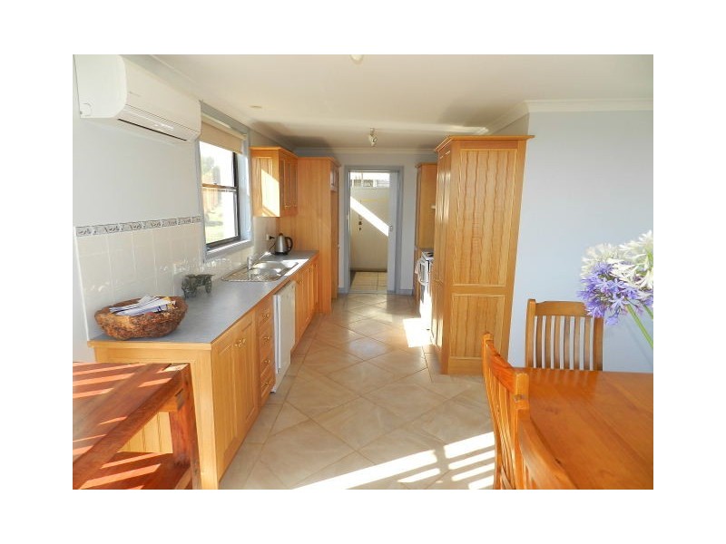 2 Ronald Crescent, Somerset TAS 7322