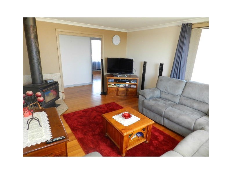 2 Ronald Crescent, Somerset TAS 7322