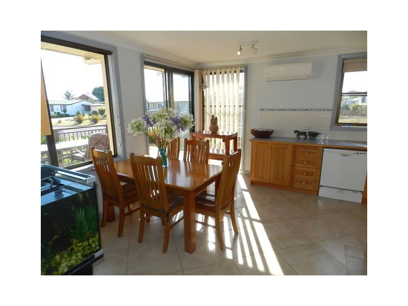 2 Ronald Crescent, Somerset TAS 7322
