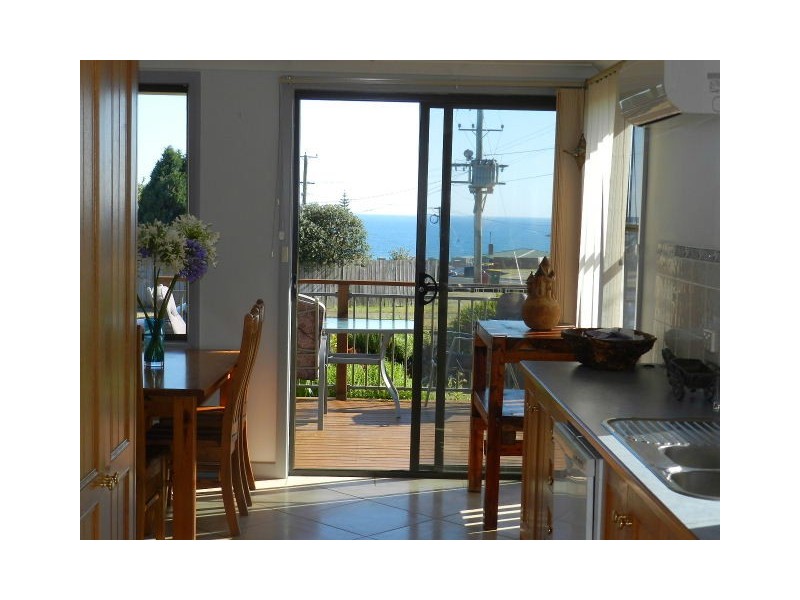 2 Ronald Crescent, Somerset TAS 7322