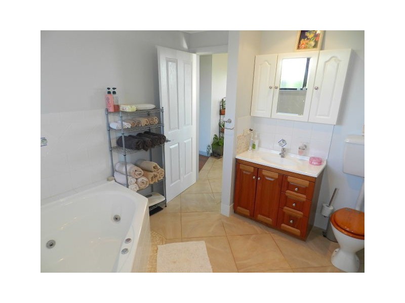 2 Ronald Crescent, Somerset TAS 7322
