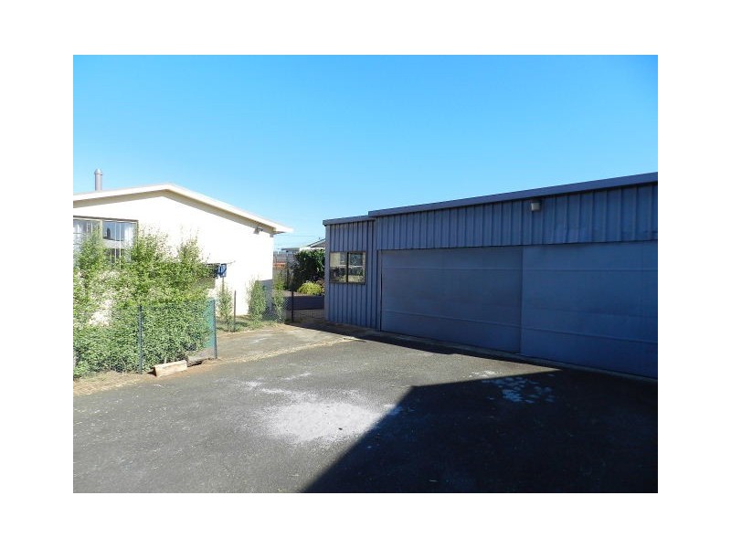2 Ronald Crescent, Somerset TAS 7322