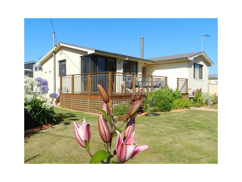 2 Ronald Crescent, Somerset TAS 7322