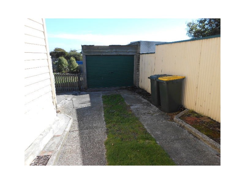 4 Evans Street, Cooee TAS 7320