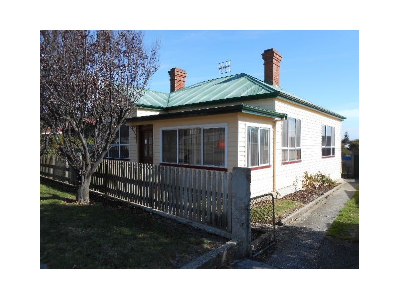 4 Evans Street, Cooee TAS 7320