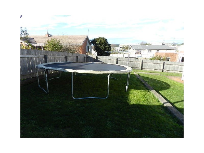 18 Pine Avenue, Upper Burnie TAS 7320