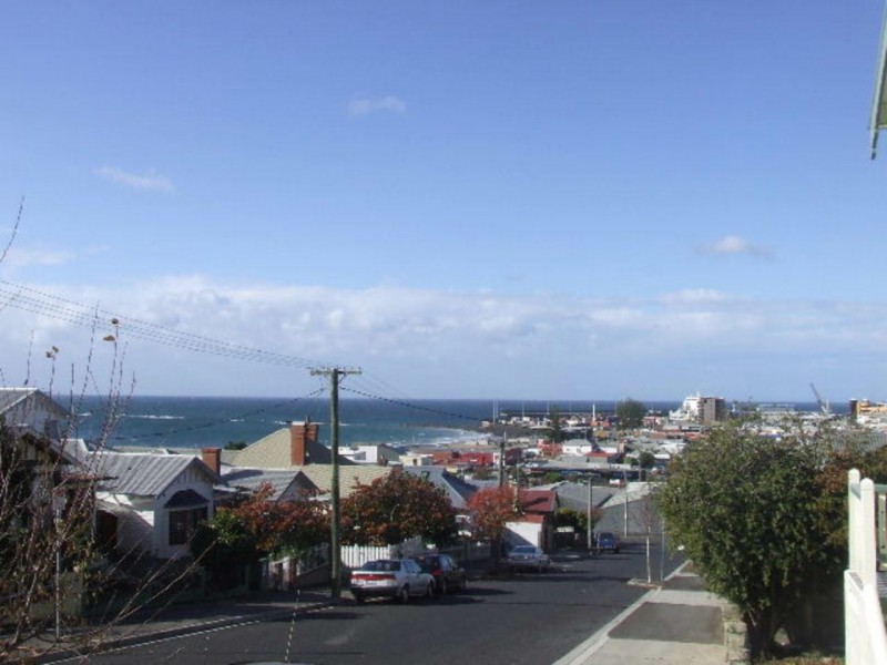 3/11 Princes Street, Burnie TAS 7320