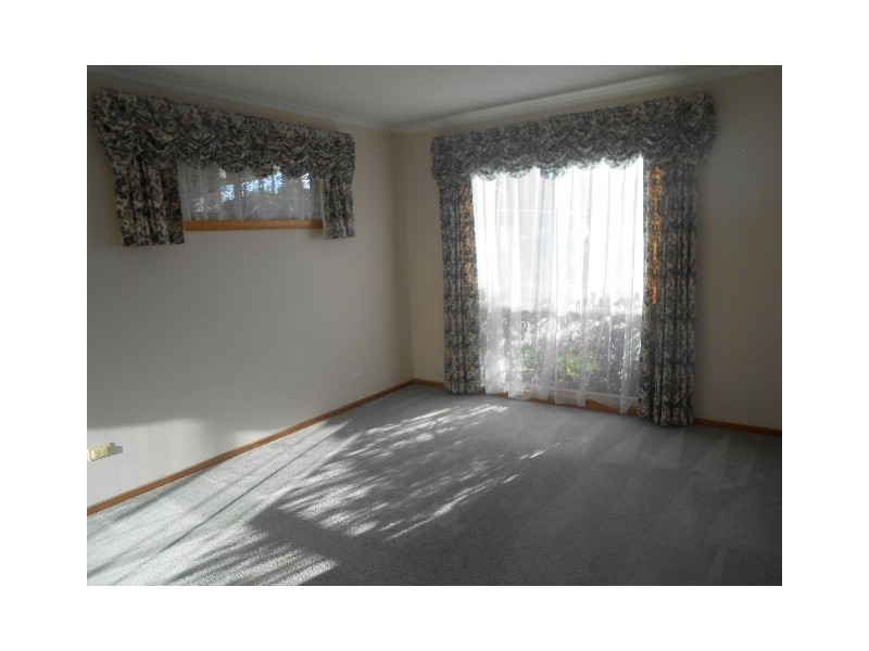 2/3 Hayward Street, Penguin TAS 7316