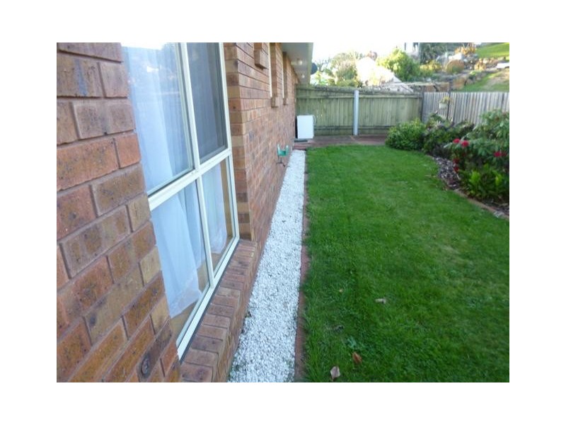 2/3 Hayward Street, Penguin TAS 7316