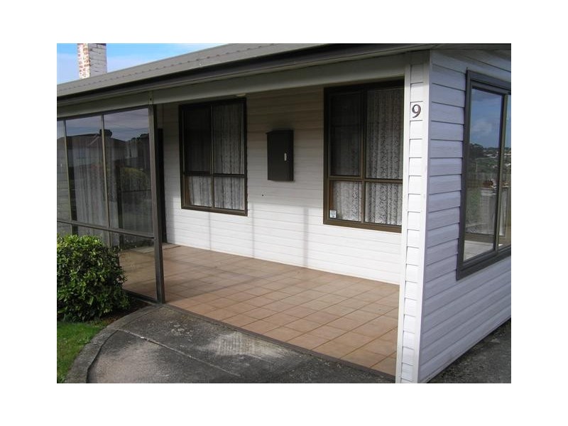 9 Pineleigh Street, Penguin TAS 7316