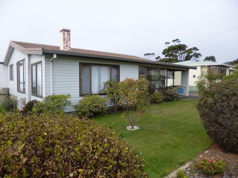 9 Pineleigh Street, Penguin TAS 7316