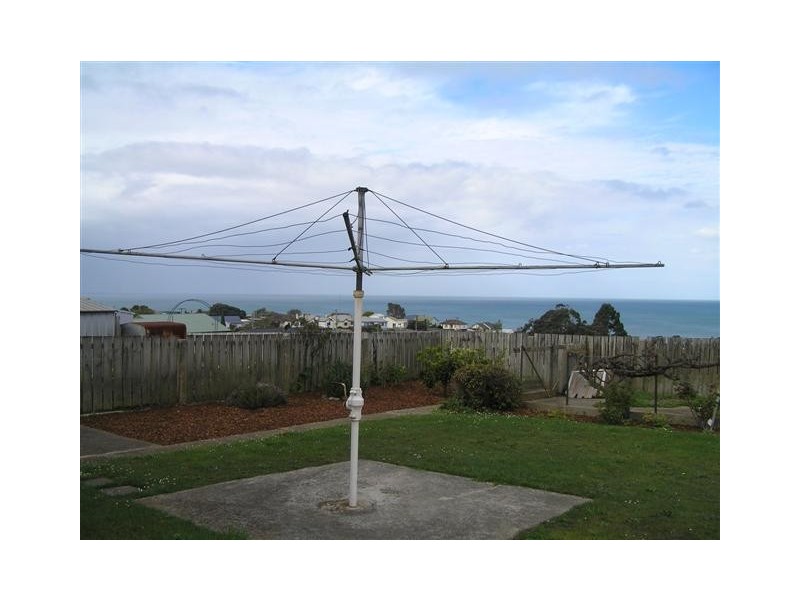 9 Pineleigh Street, Penguin TAS 7316