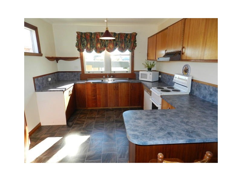 6 Wragg Street, Somerset TAS 7322