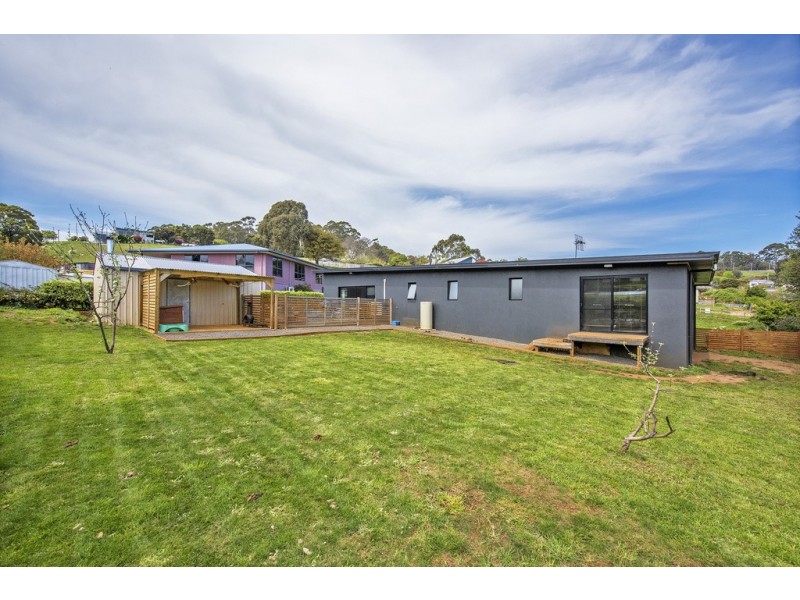 3 Southwood Avenue, Penguin TAS 7316