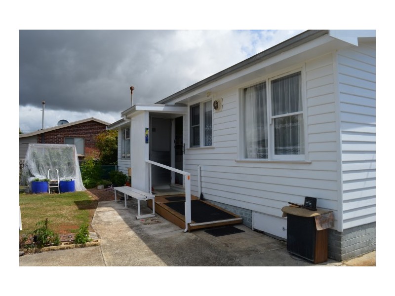 20 Lyons Street, Somerset TAS 7322