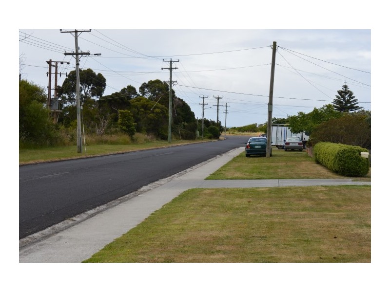 20 Lyons Street, Somerset TAS 7322